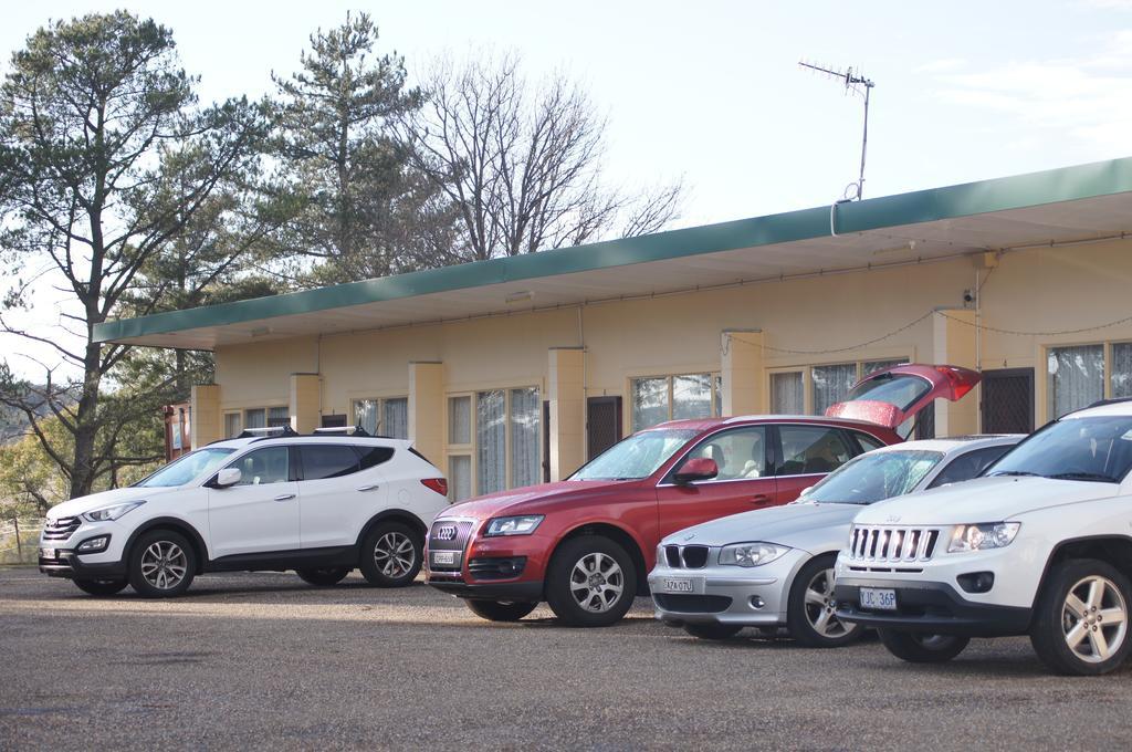 Alpine Country Motel Plus Free Coffee Кума Экстерьер фото